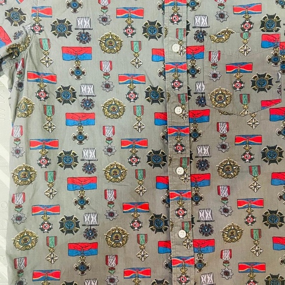 Rare Vintage supreme Hawaiian shirt logo - Picture 2 of 6